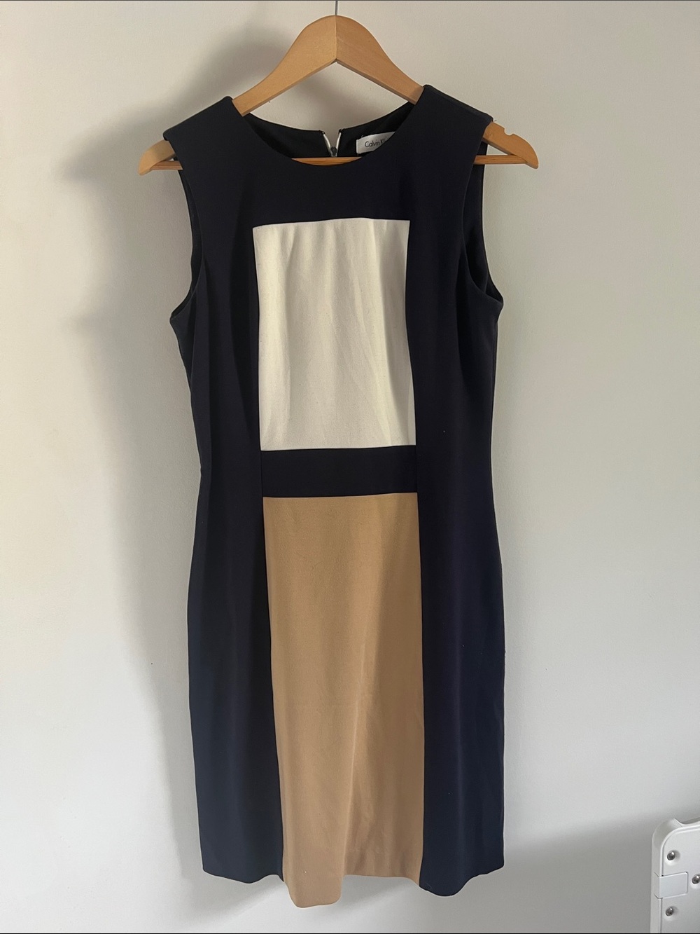 Calvin Klein Navy, White & Tan Colorblock Sleeveless Shift Dress